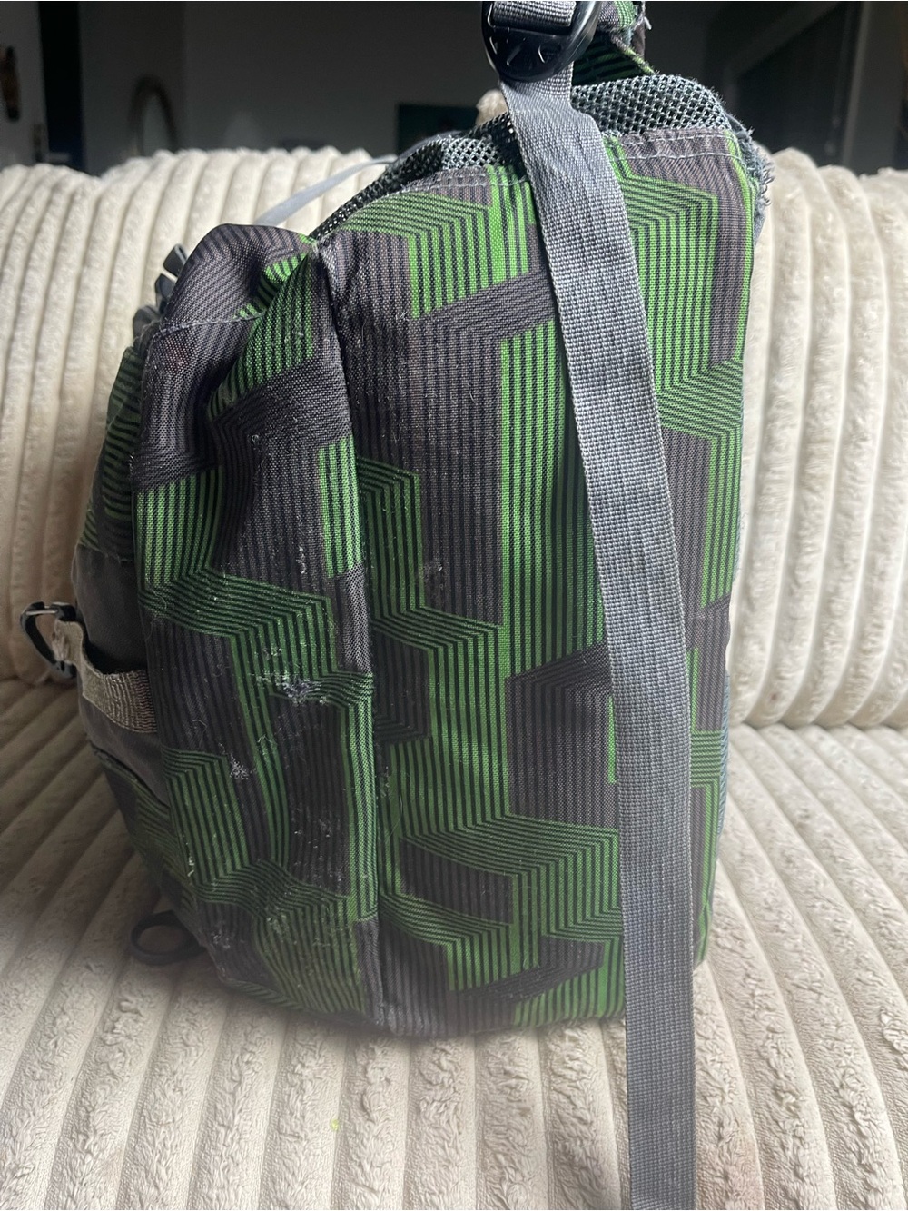 High Sierra Backpack Laptop School Travel Bag Gray Green Geometric Print - Picture 5 of 8